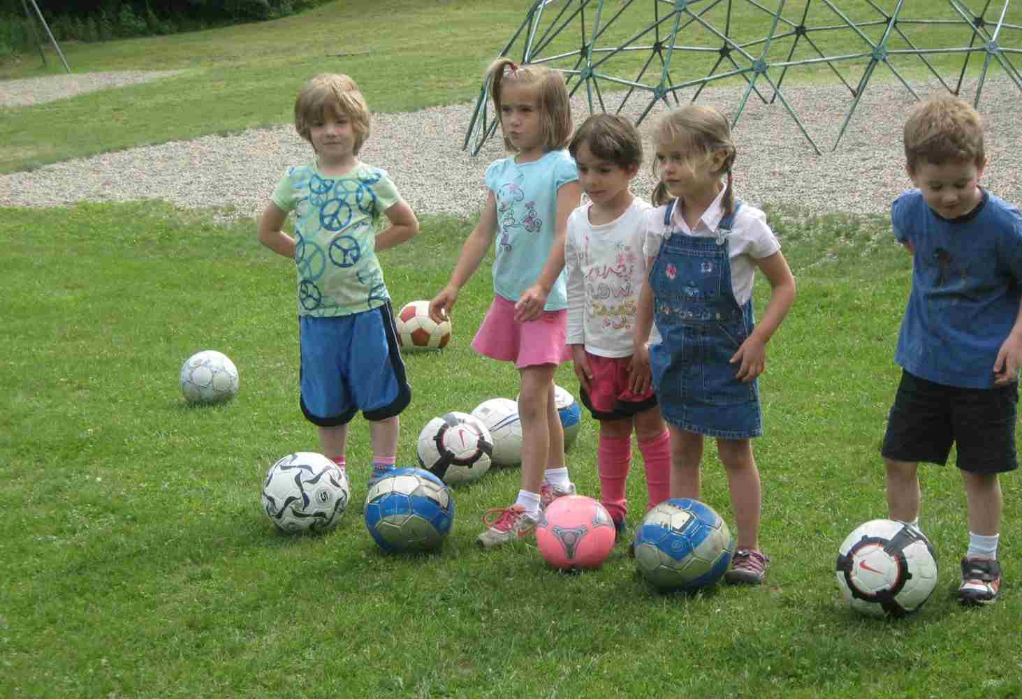 Как игры с мячом помогают развивать координацию движений и моторику у детей 4 – 5 лет с ОВЗ