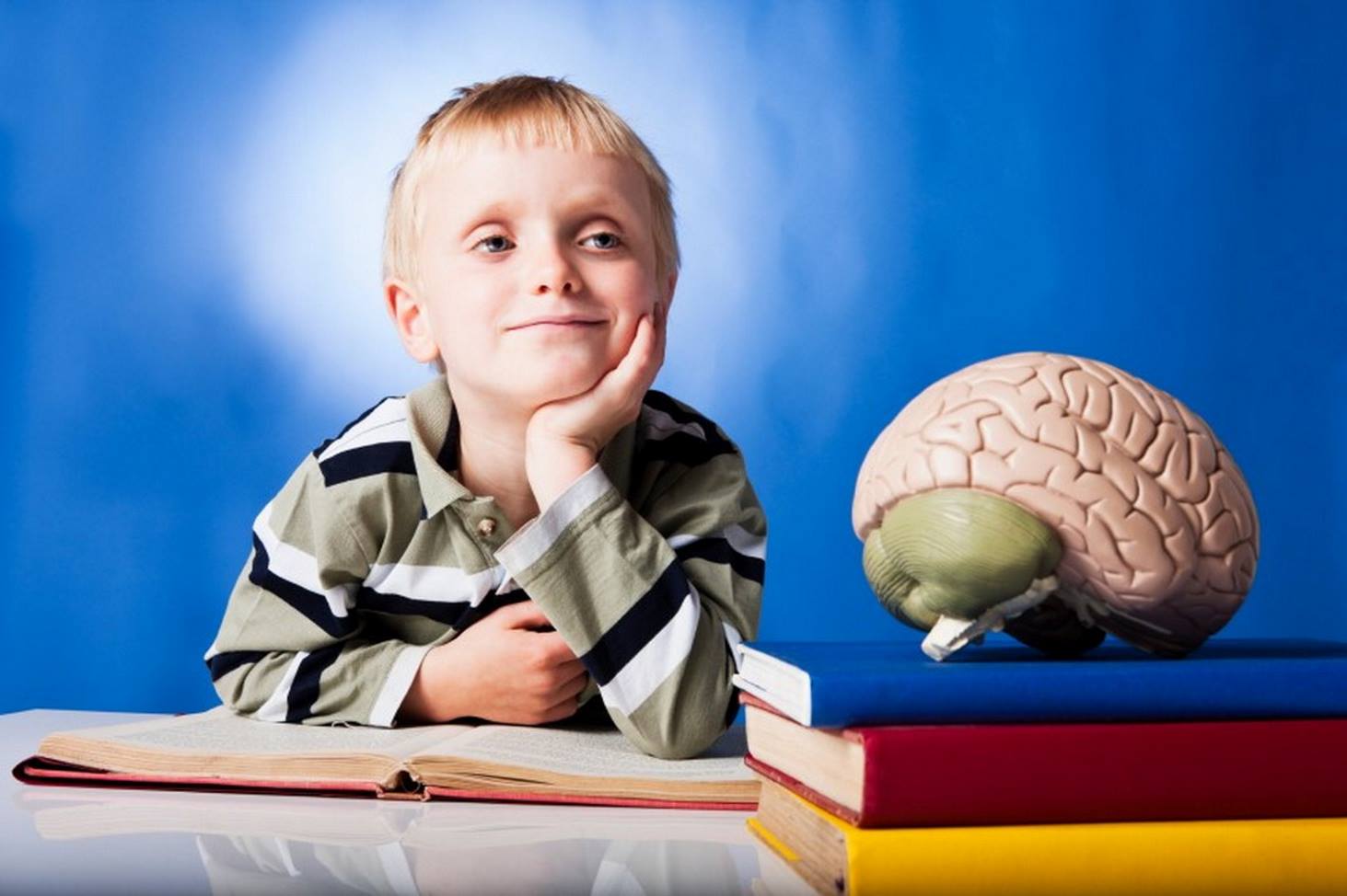 Как вести уроки для умственно отсталых детей?>
